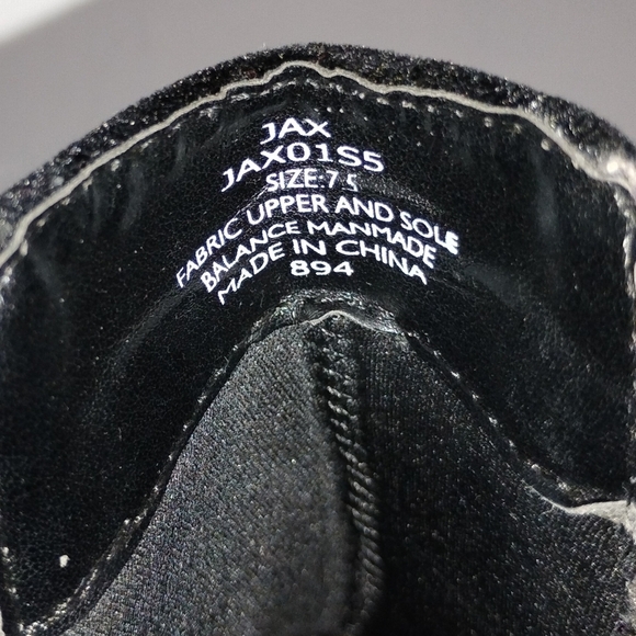 BLACK VELVET BETSEY JOHNSON JAX BOOTIES - Picture 6 of 11